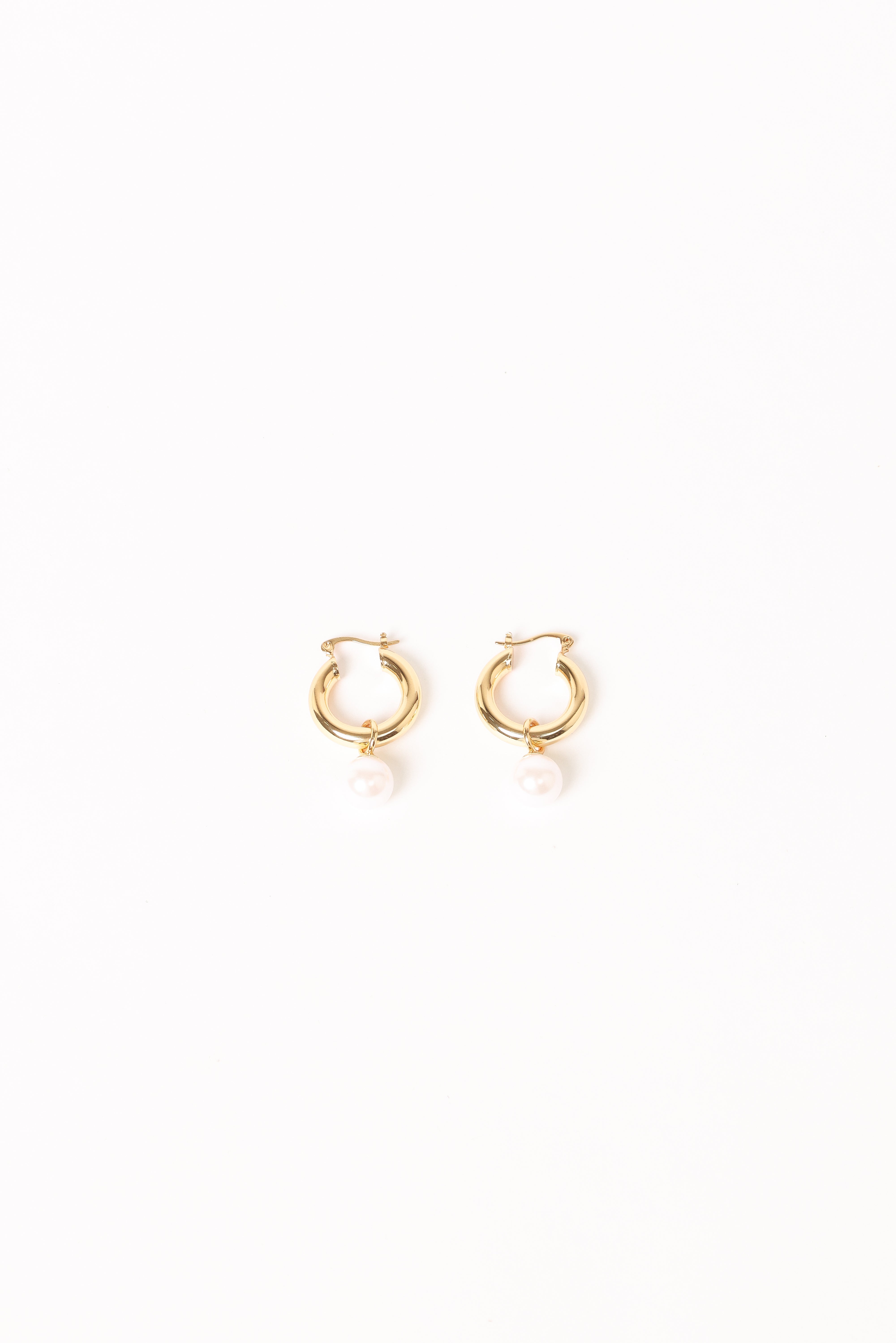 Geneva Earrings - Gold/Pearl