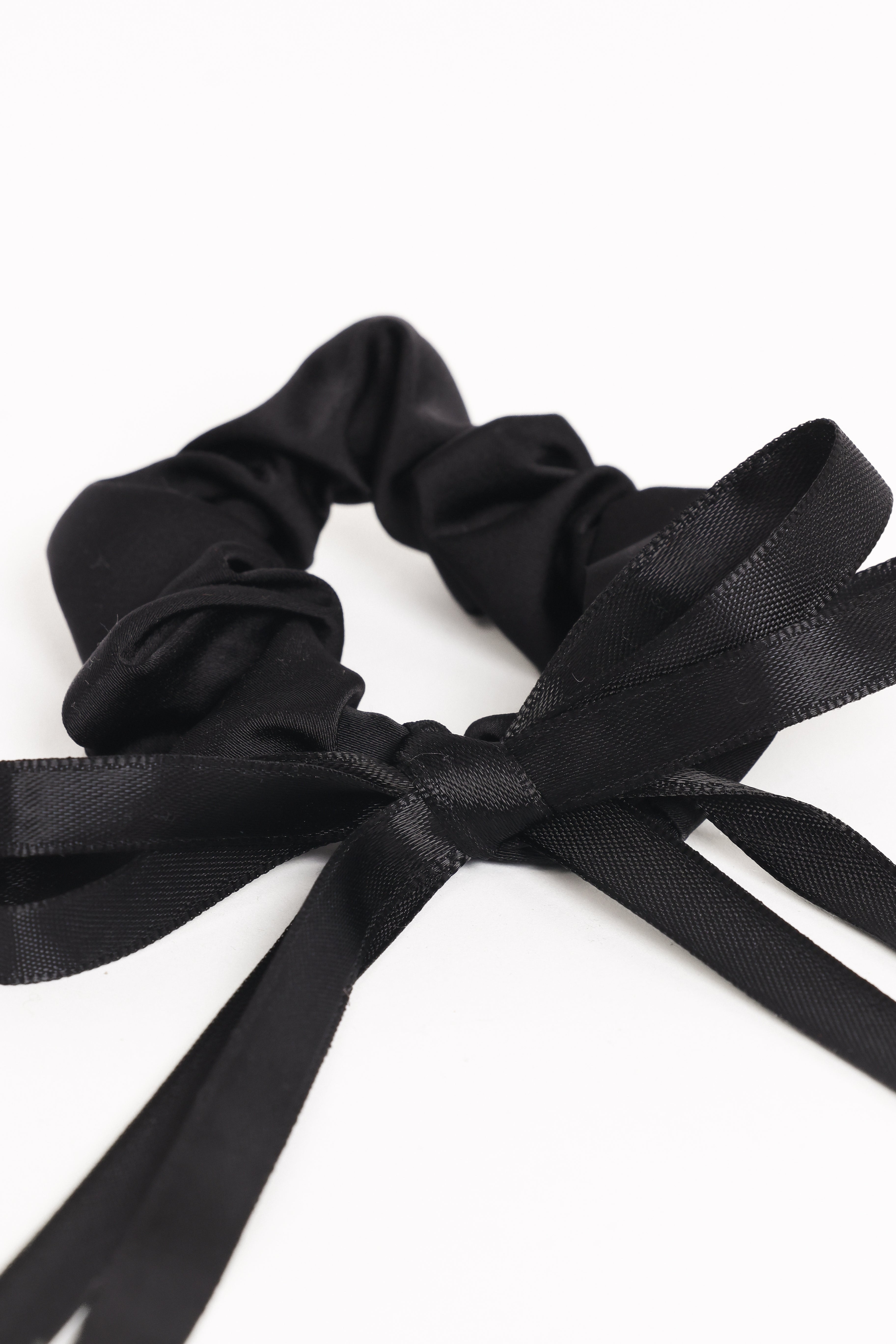 Rosemarie Bow Scrunchie - Black