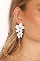 Alexa Flower Earrings - White