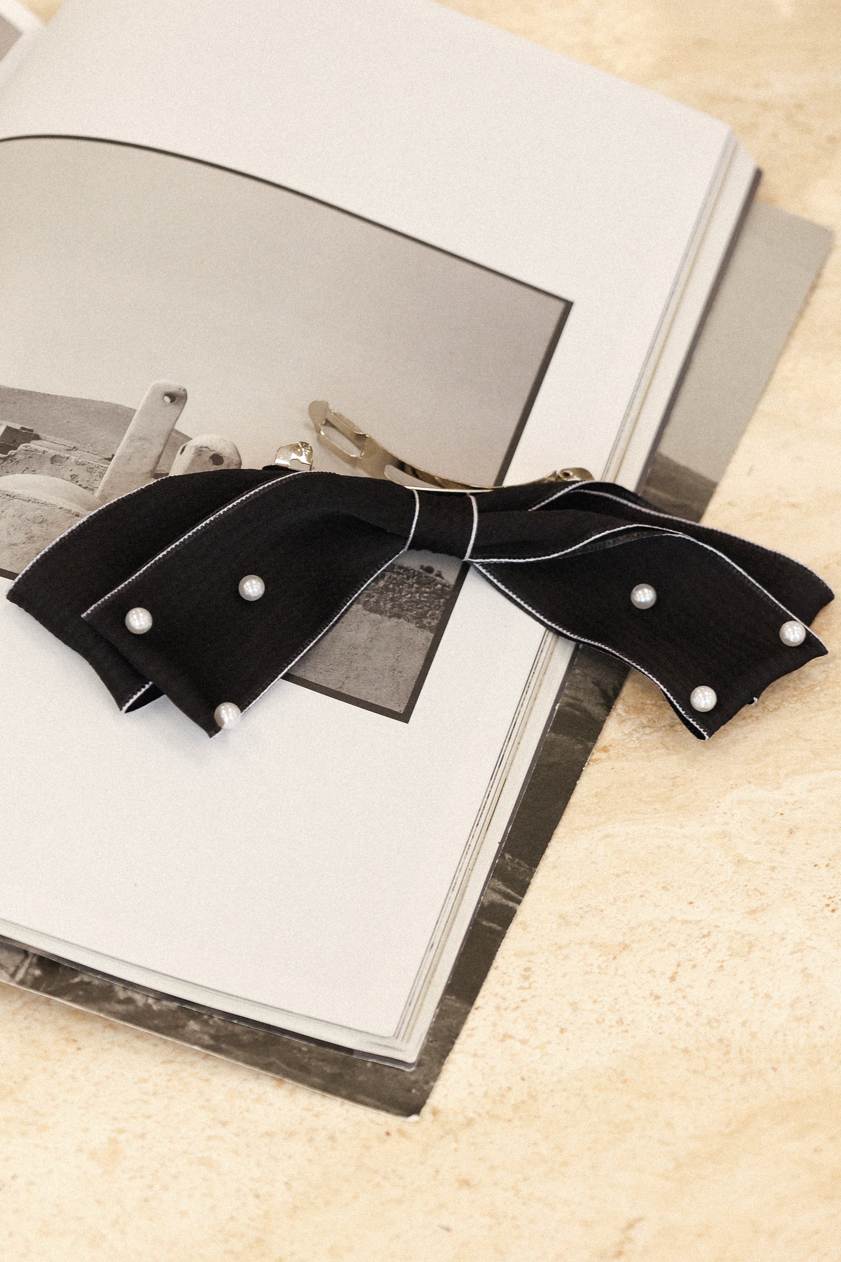 Astor Bow Hair Clip - Black